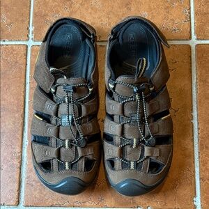 Keen Brown Hiking Sandals, barely worn